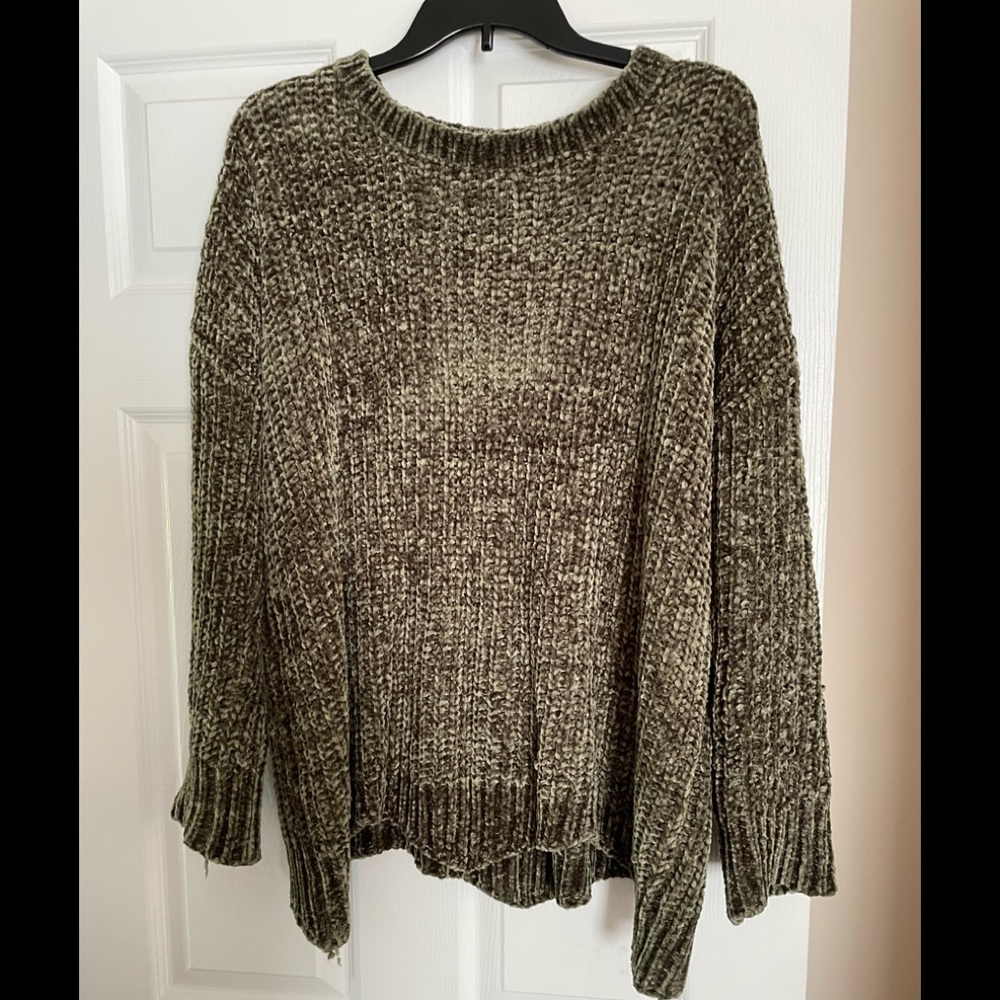Olive green sweatshirt. Size medium and is oversized. Could also fit a large.